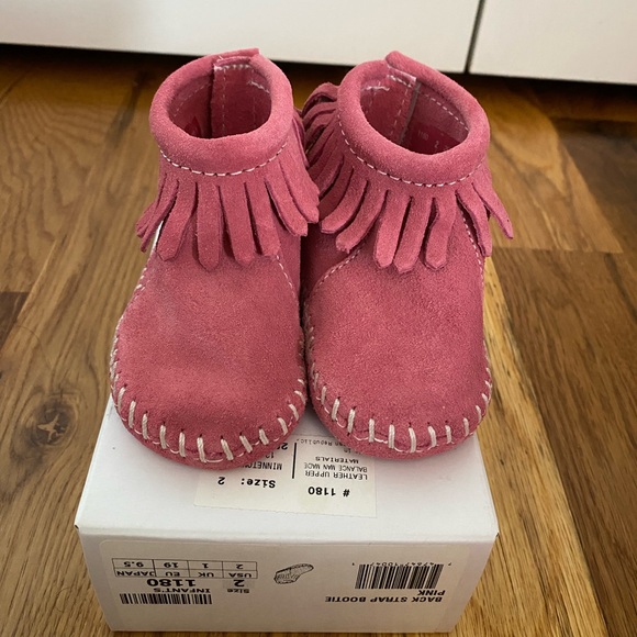 Minnetonka Pink Back Flap Booties - Picture 4 of 4